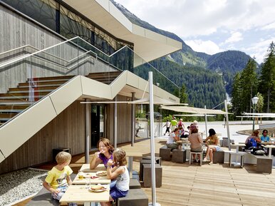 Krimml Worlds of Water, viewing terrace with waterfall view | © wasserwelten.at/Michael Huber