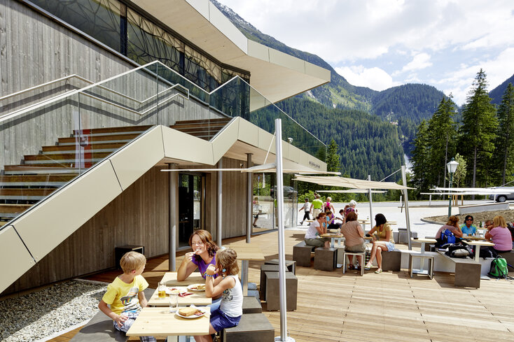 Krimml Worlds of Water, viewing terrace with waterfall view | © wasserwelten.at/Michael Huber