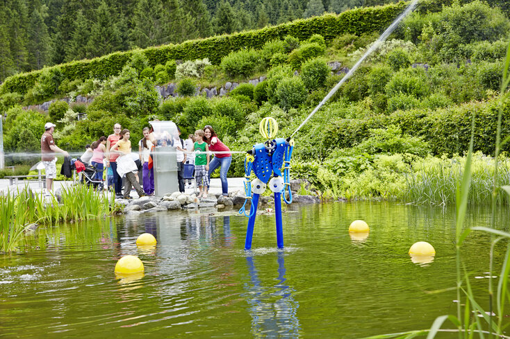 Krimml Worlds of Water, playing with Aquamax in the Aquapark | © wasserwelten.at/Michael Huber